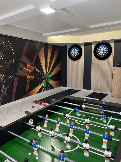 Darts a játékteremben