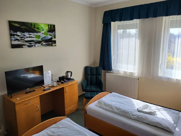 Kétágyas szoba televízióval